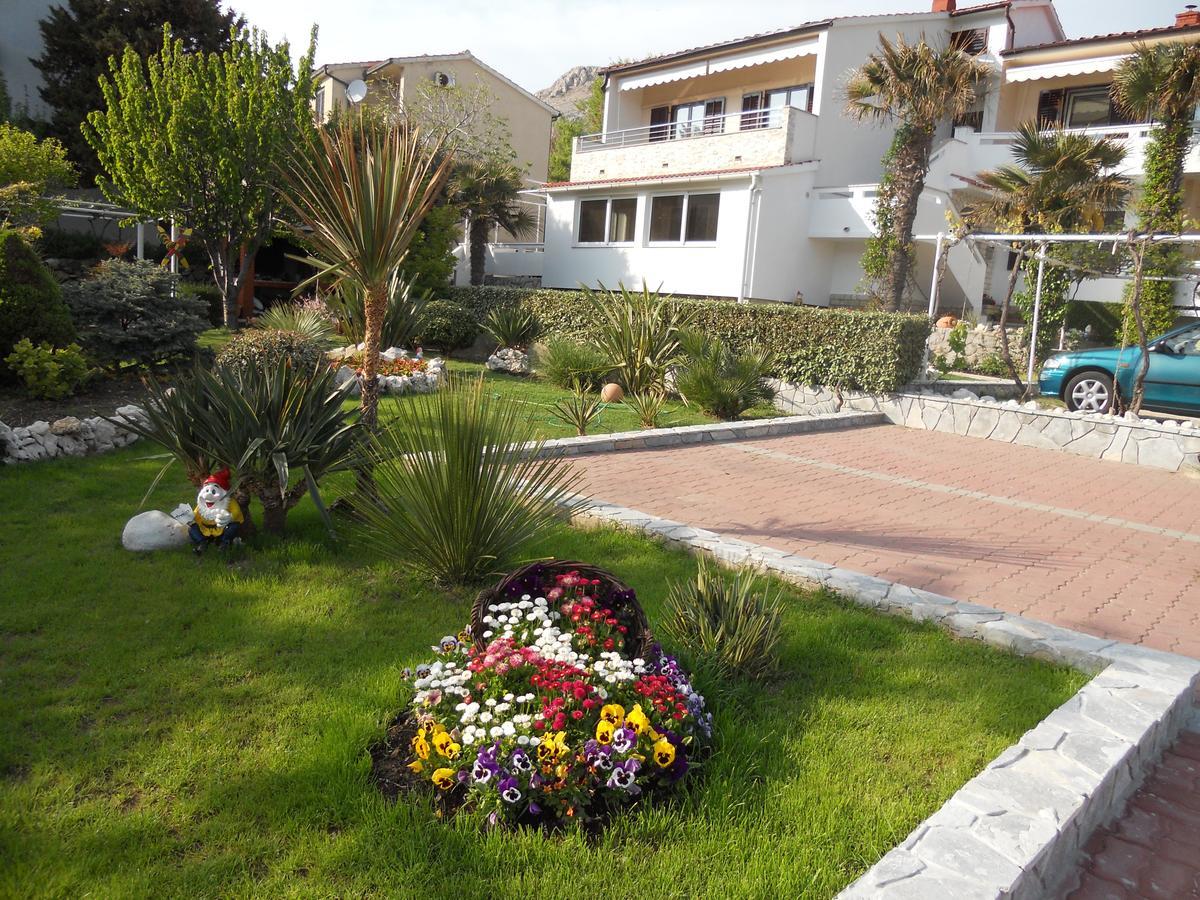 Apartments Mihalic I Baska  Ngoại thất bức ảnh