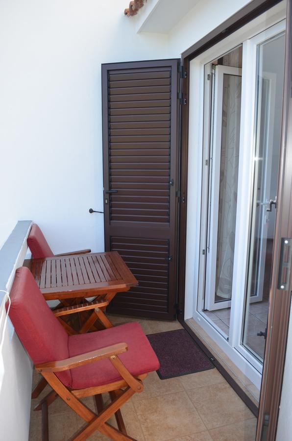Apartments Mihalic I Baska  Ngoại thất bức ảnh